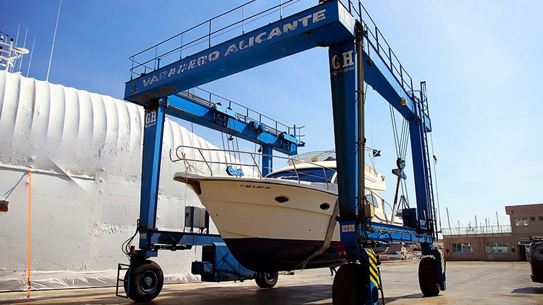 Boat maintenance tips: how to maintain the boat exterior